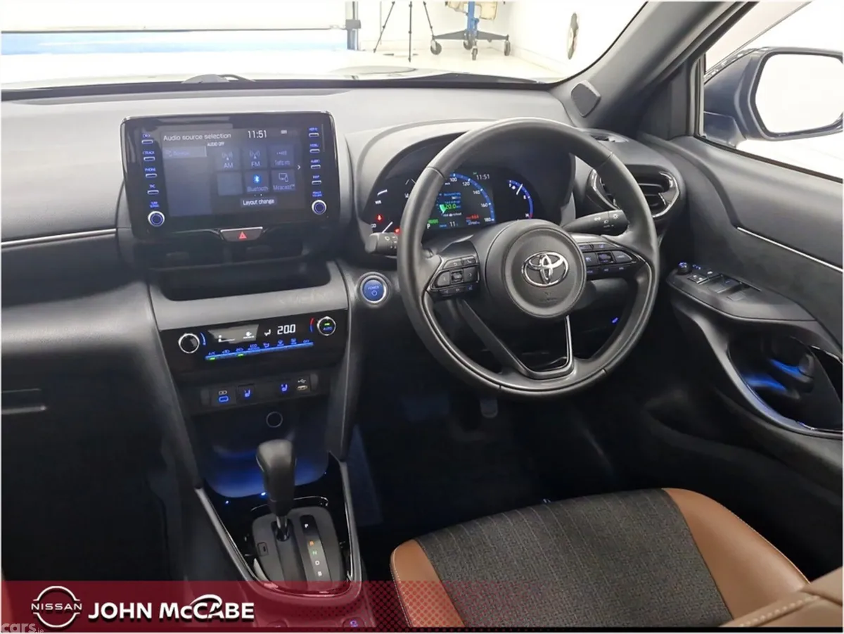 Toyota Yaris Cross Hatchback, Petrol Hybrid, 2023, Black