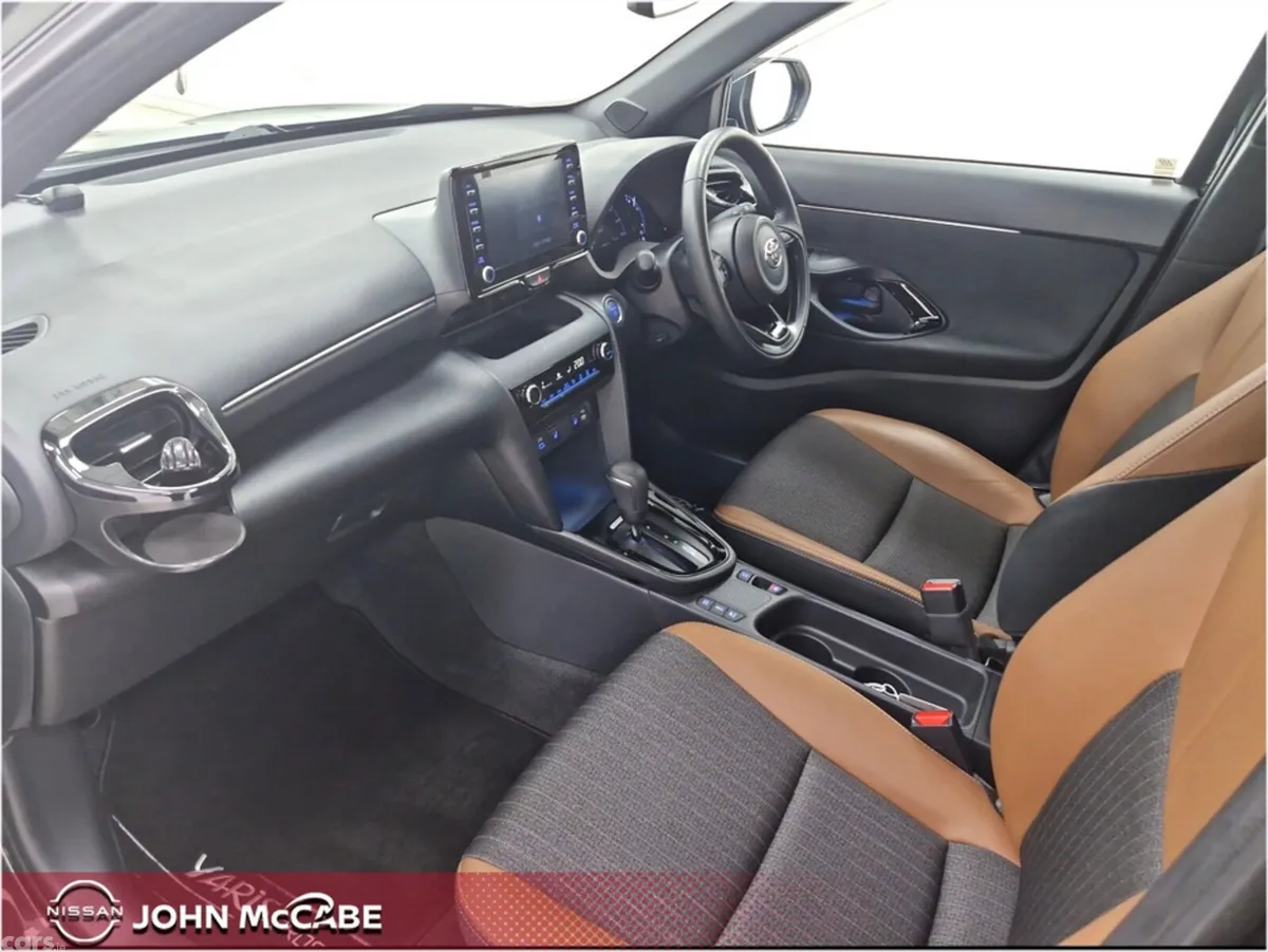 Toyota Yaris Cross Hatchback, Petrol Hybrid, 2023, Black