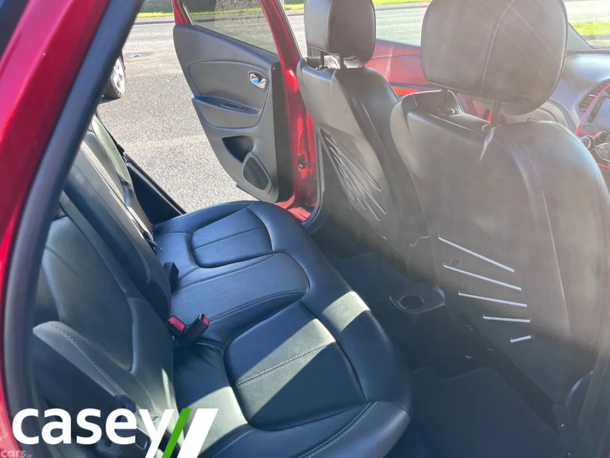 Renault Captur Hatchback, Diesel, 2016, Red