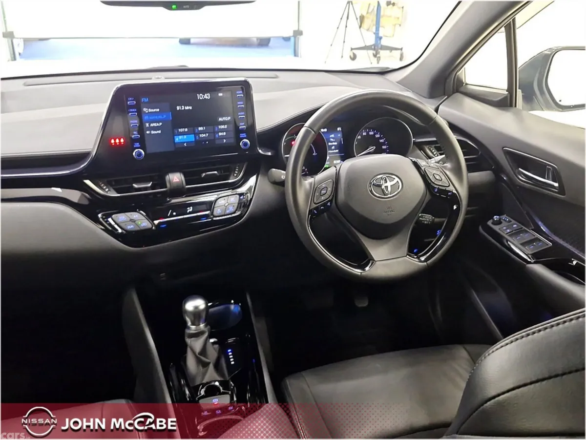 Toyota C-HR SUV, Petrol Hybrid, 2022, White