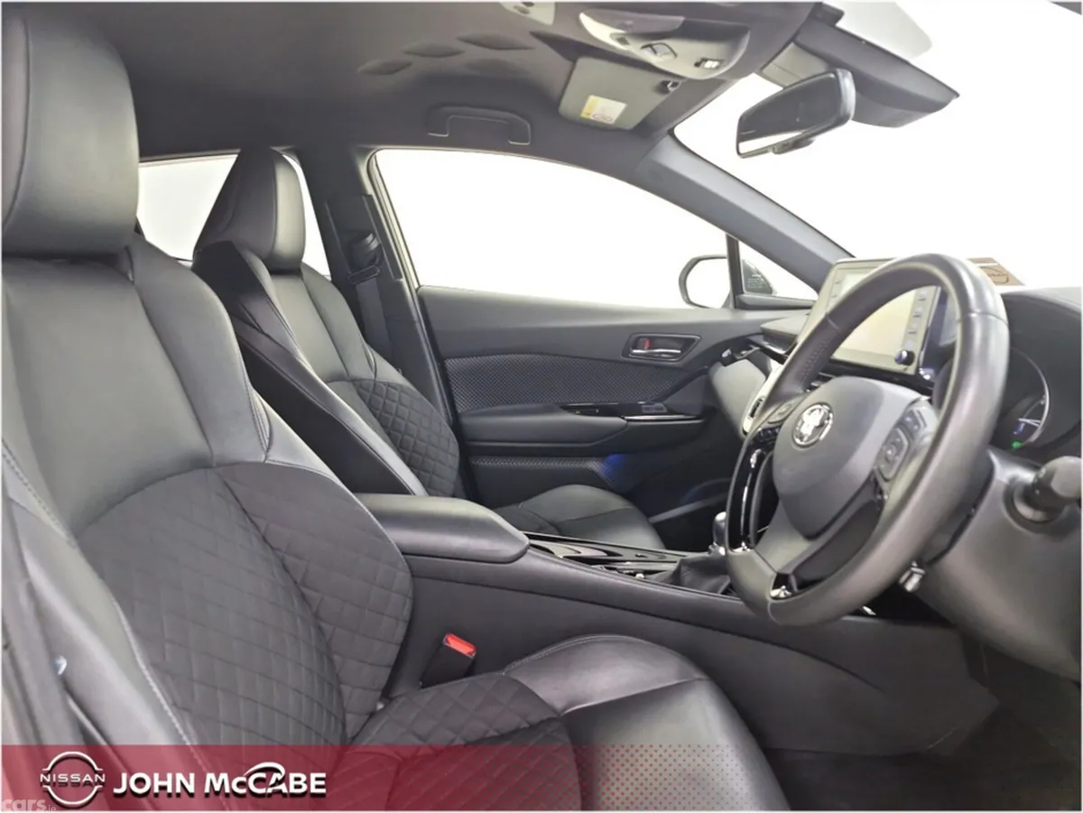Toyota C-HR SUV, Petrol Hybrid, 2022, White