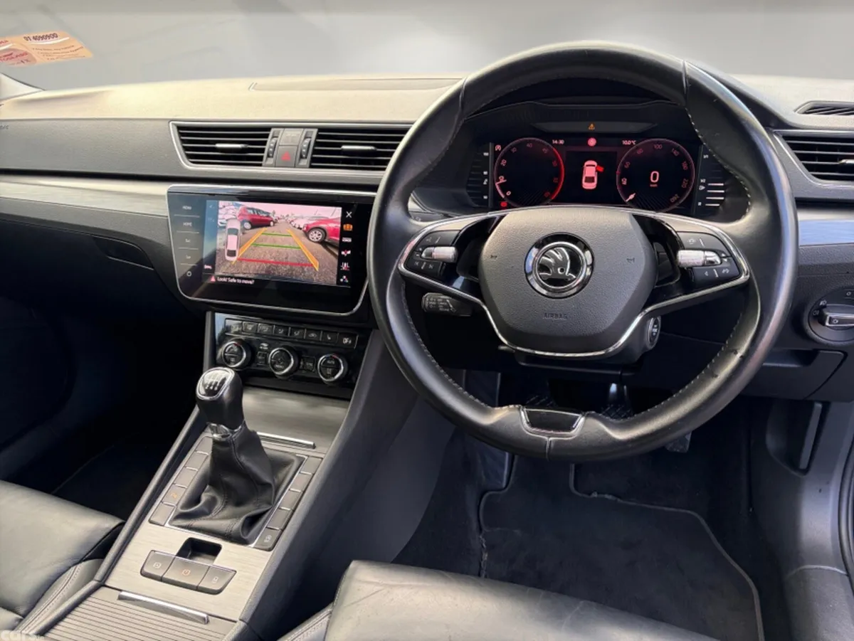 Skoda Superb Hatchback, Diesel, 2022, Black