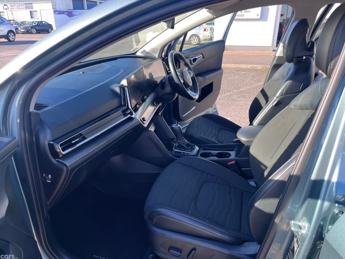 Kia Sportage MPV, Diesel, 2023, Grey