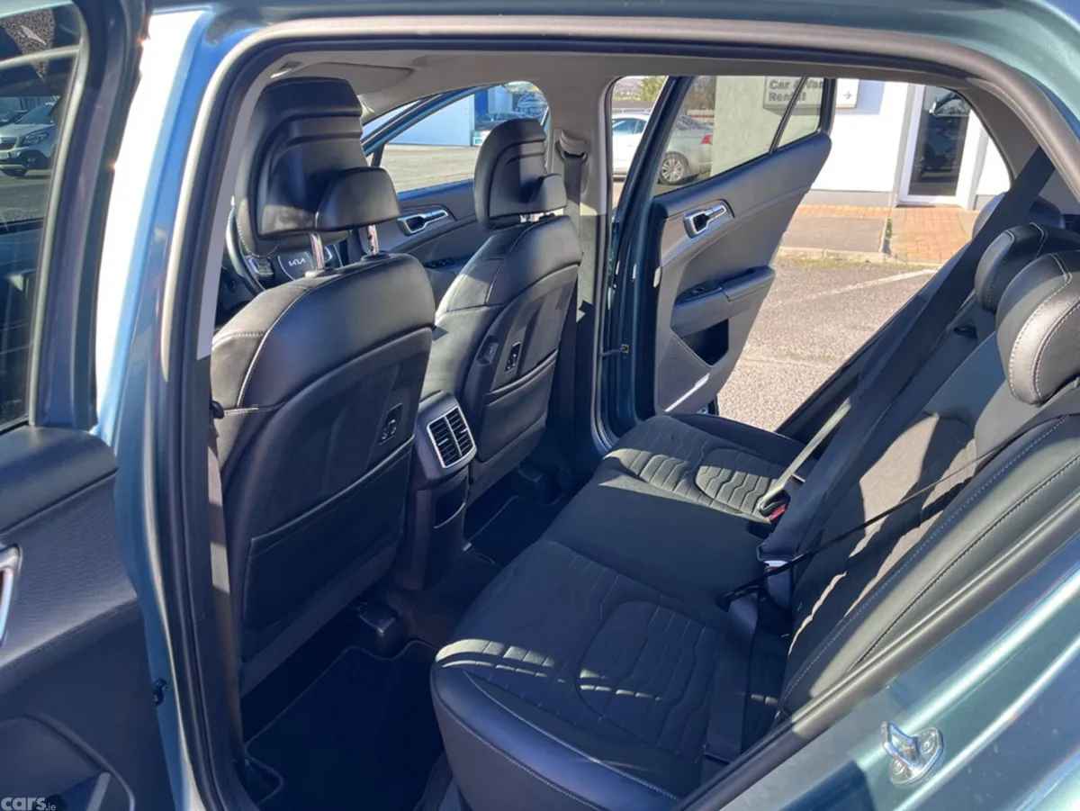 Kia Sportage MPV, Diesel, 2023, Grey
