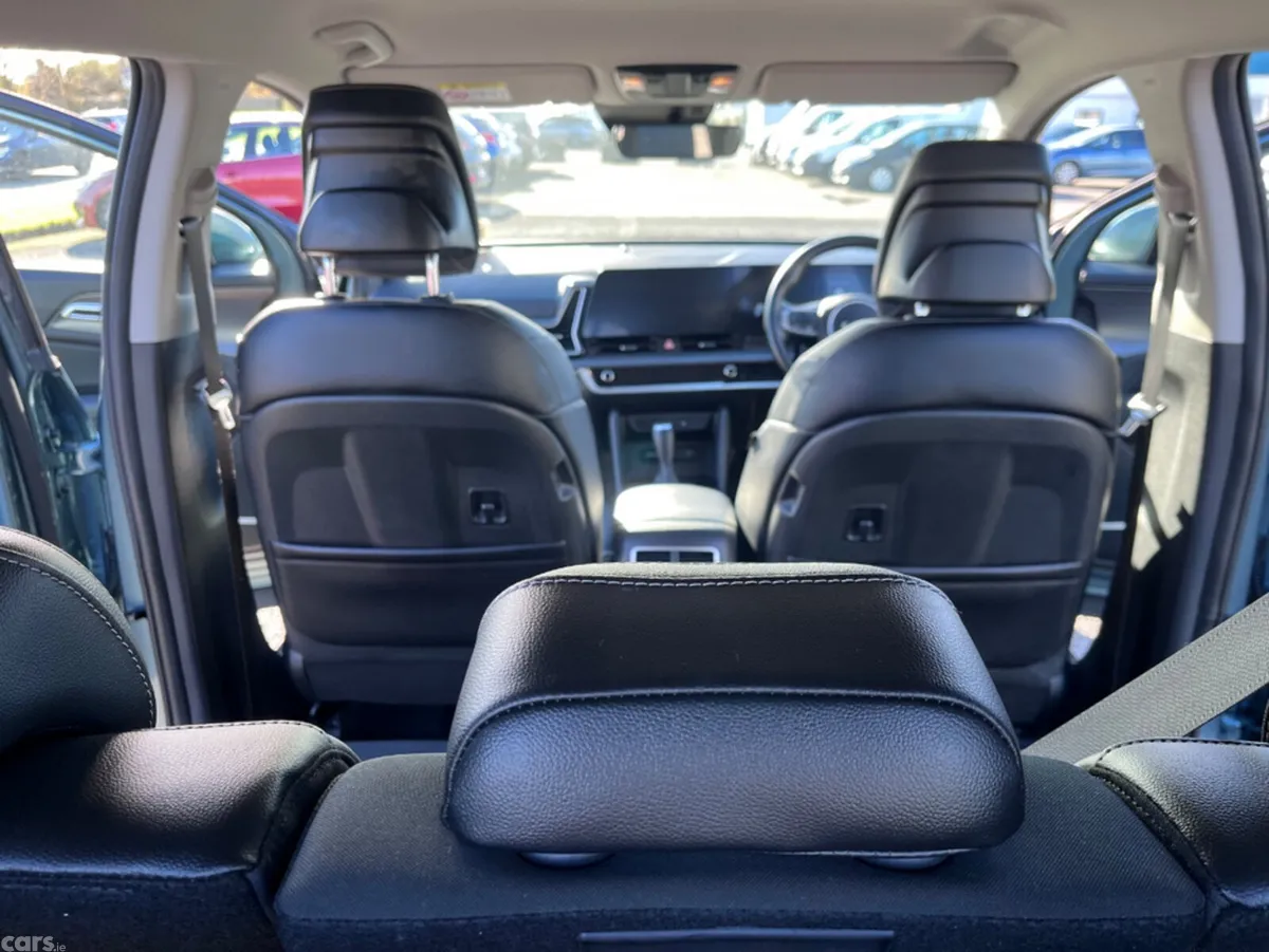 Kia Sportage MPV, Diesel, 2023, Grey