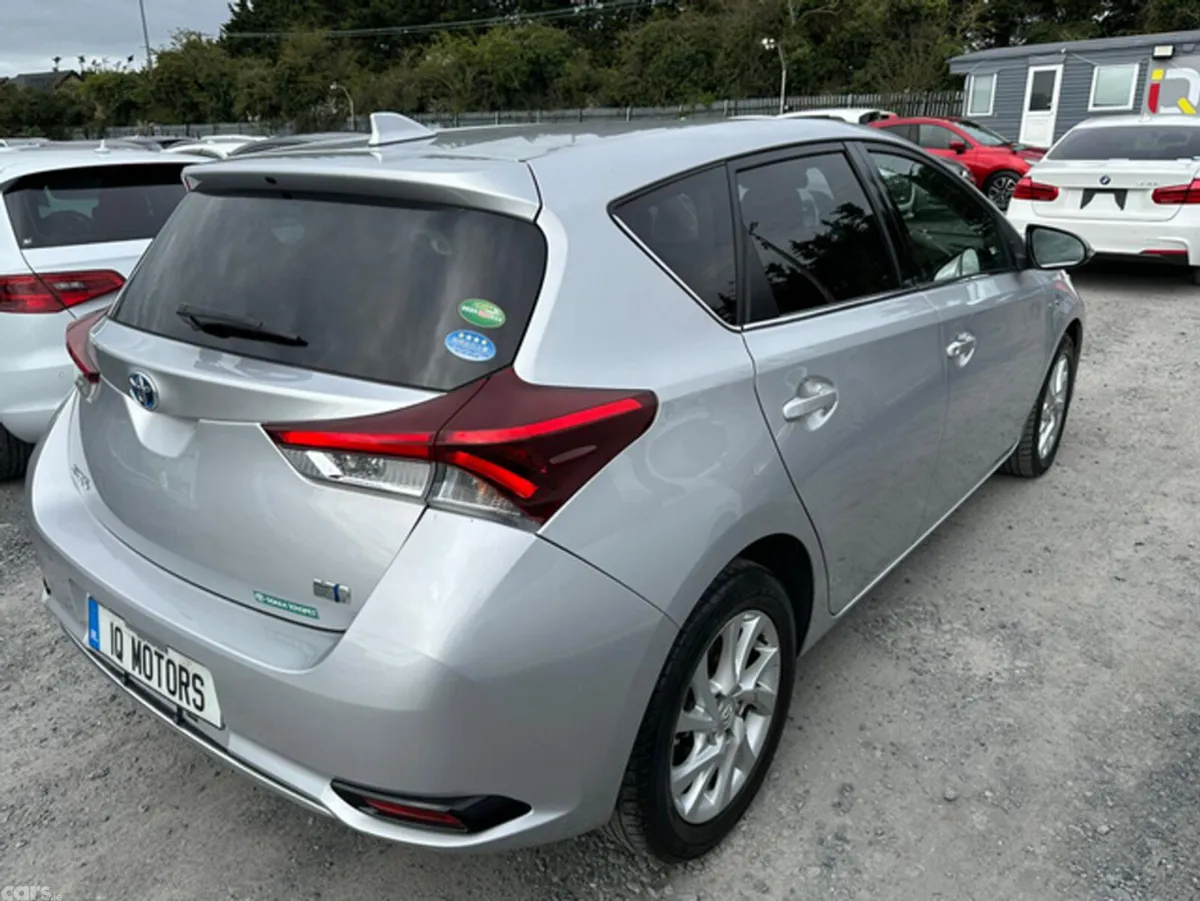 Toyota Auris Hatchback, Petrol Hybrid, 2016, Silver