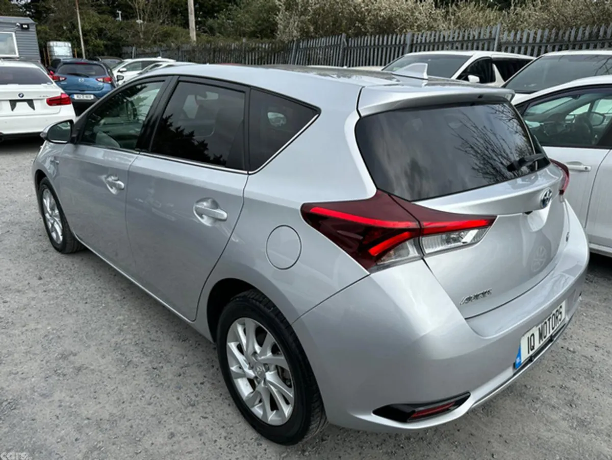 Toyota Auris Hatchback, Petrol Hybrid, 2016, Silver