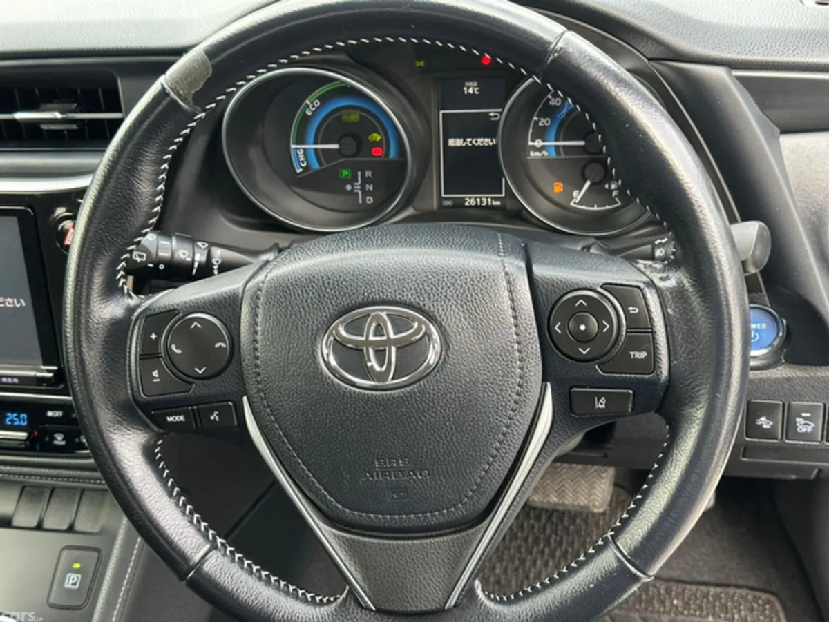 Toyota Auris Hatchback, Petrol Hybrid, 2016, Silver