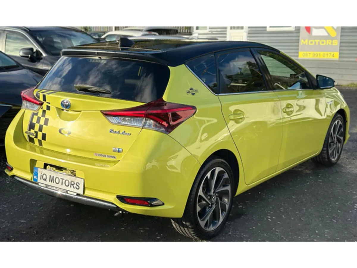 Toyota Auris Hatchback, Petrol Hybrid, 2016, Green