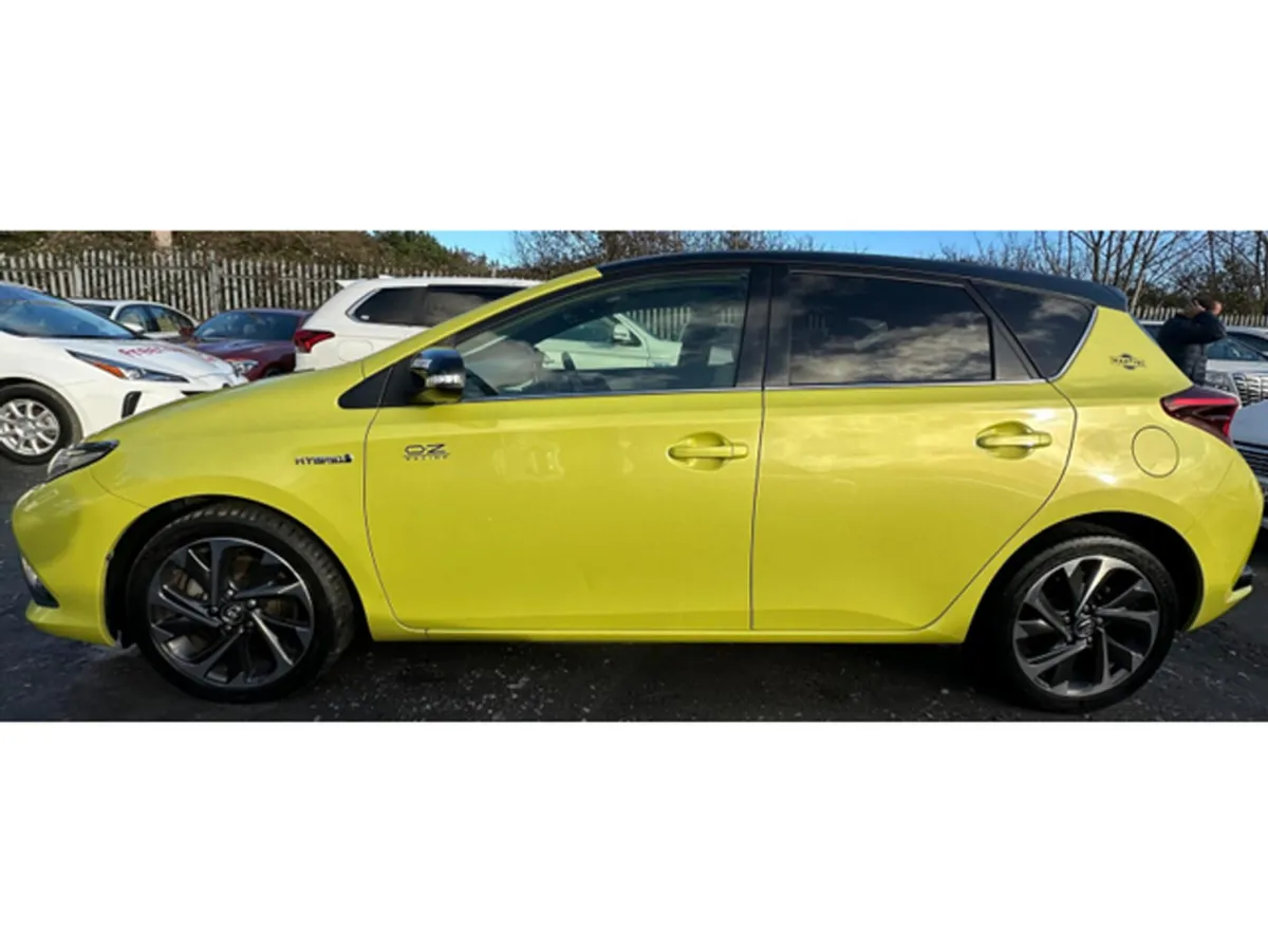 Toyota Auris Hatchback, Petrol Hybrid, 2016, Green