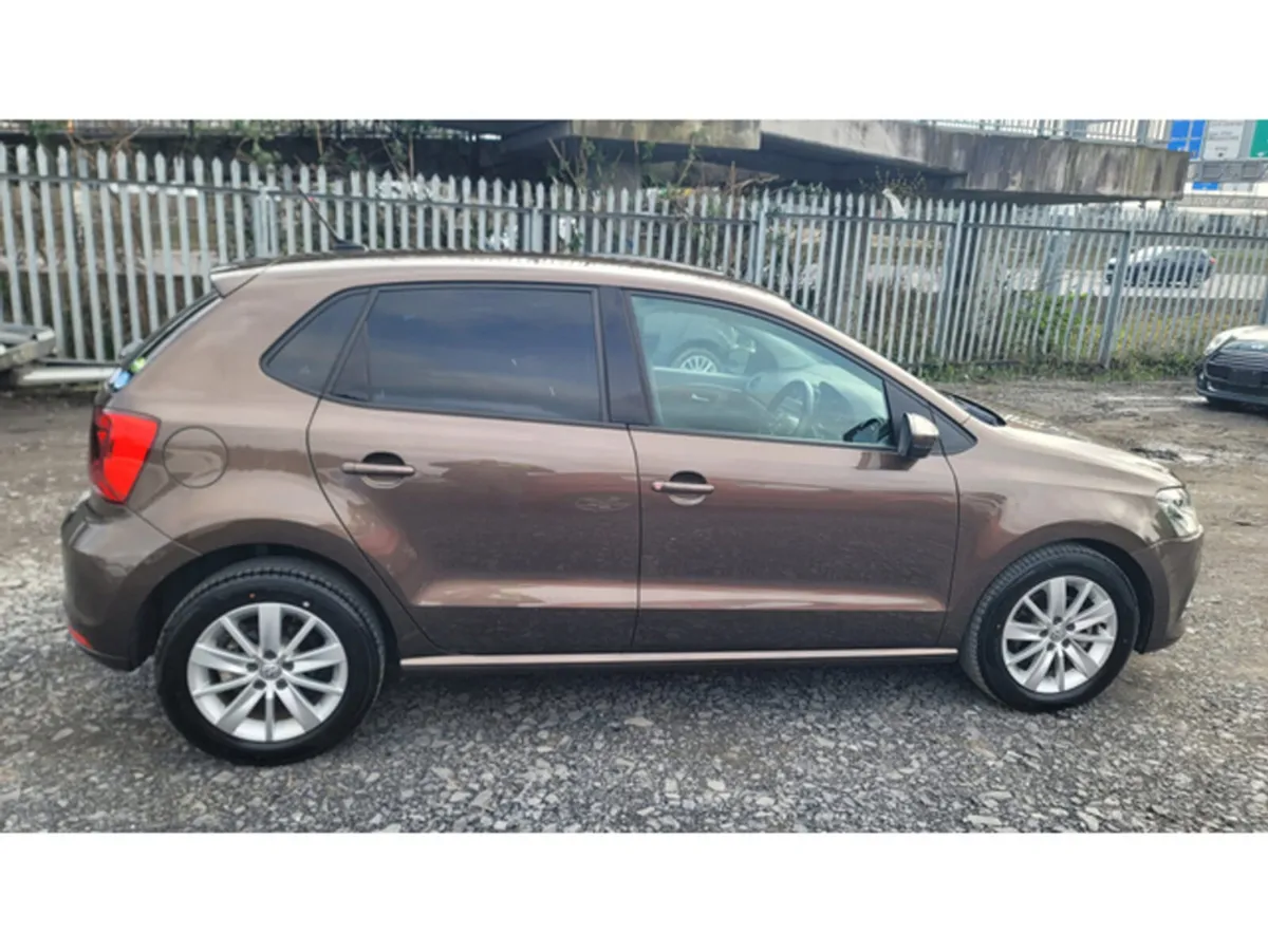 Volkswagen Polo Hatchback, Petrol, 2014, Brown