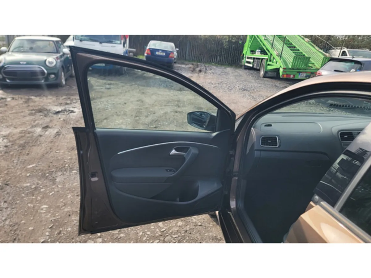 Volkswagen Polo Hatchback, Petrol, 2014, Brown