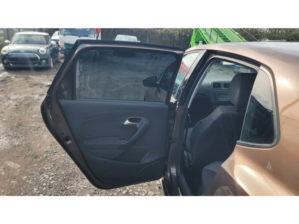 Volkswagen Polo Hatchback, Petrol, 2014, Brown