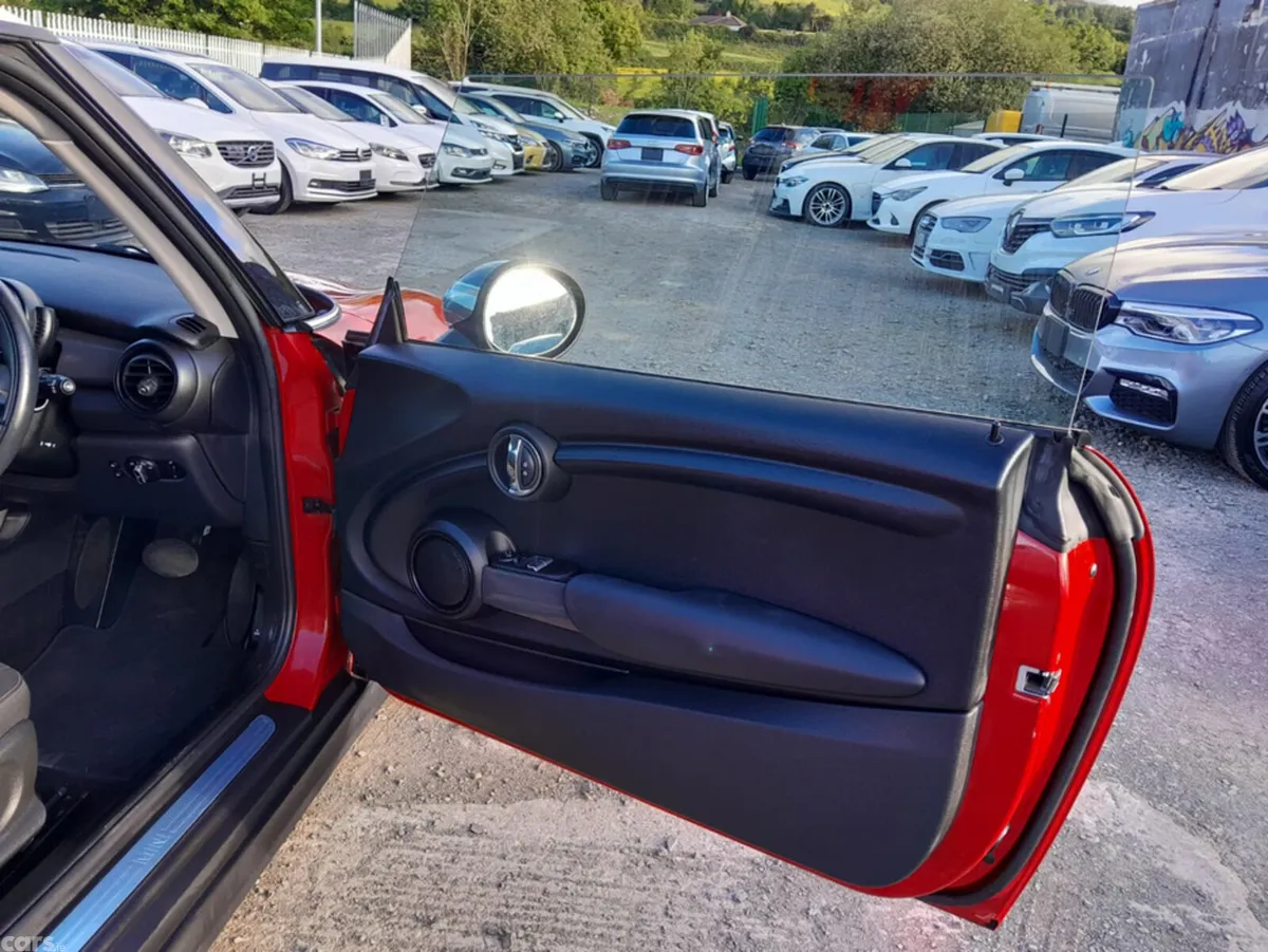 Mini Cooper Hatchback, Diesel, 2017, Red