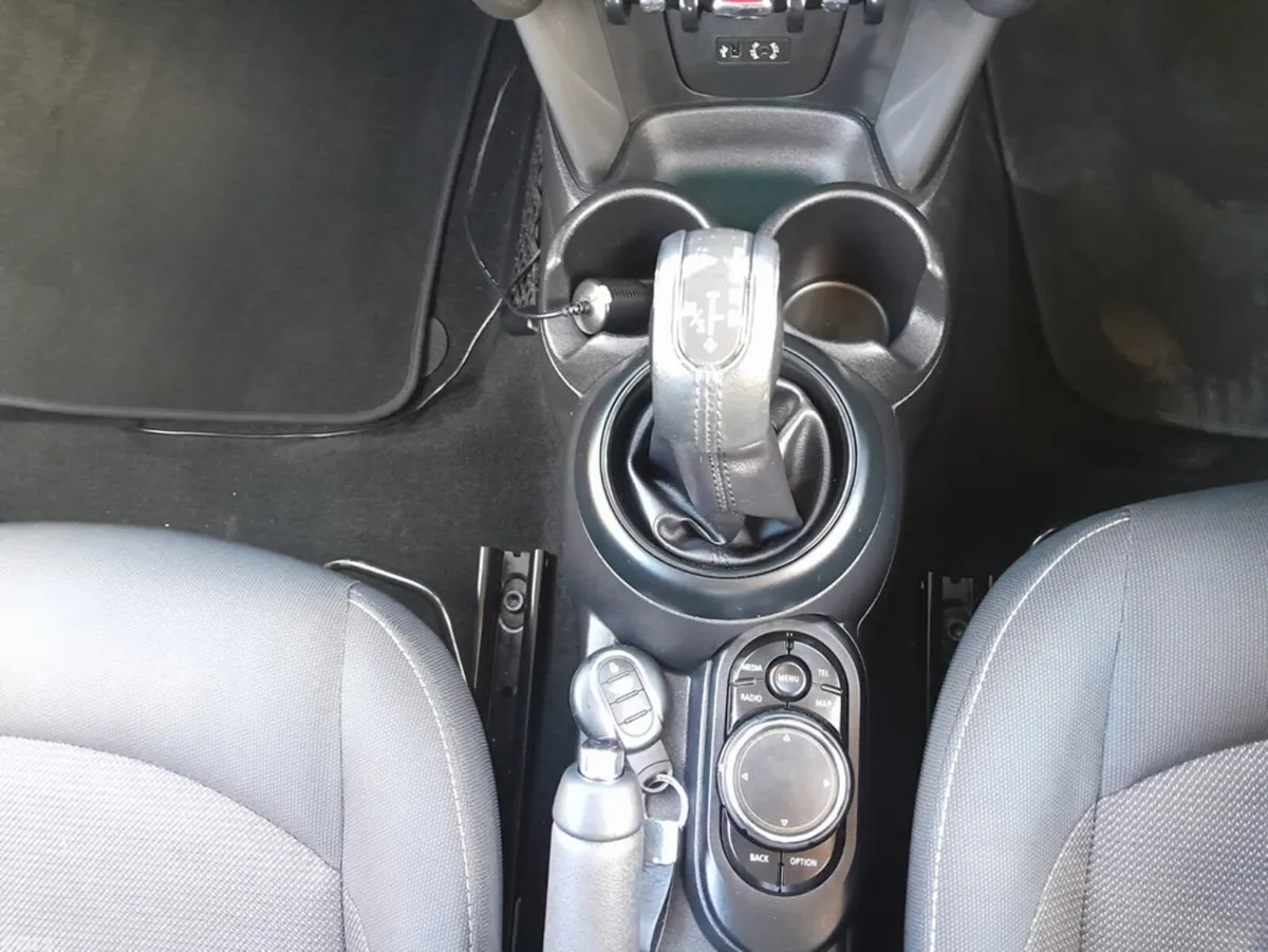 Mini Cooper Hatchback, Diesel, 2017, Red
