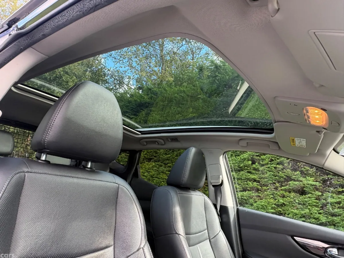 Nissan Qashqai MPV, Petrol, 2017, Black