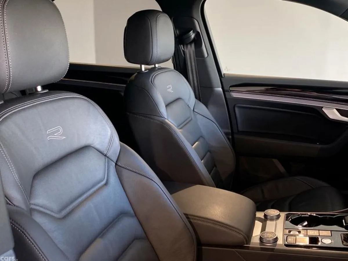 Volkswagen Touareg SUV, Diesel, 2022, Black
