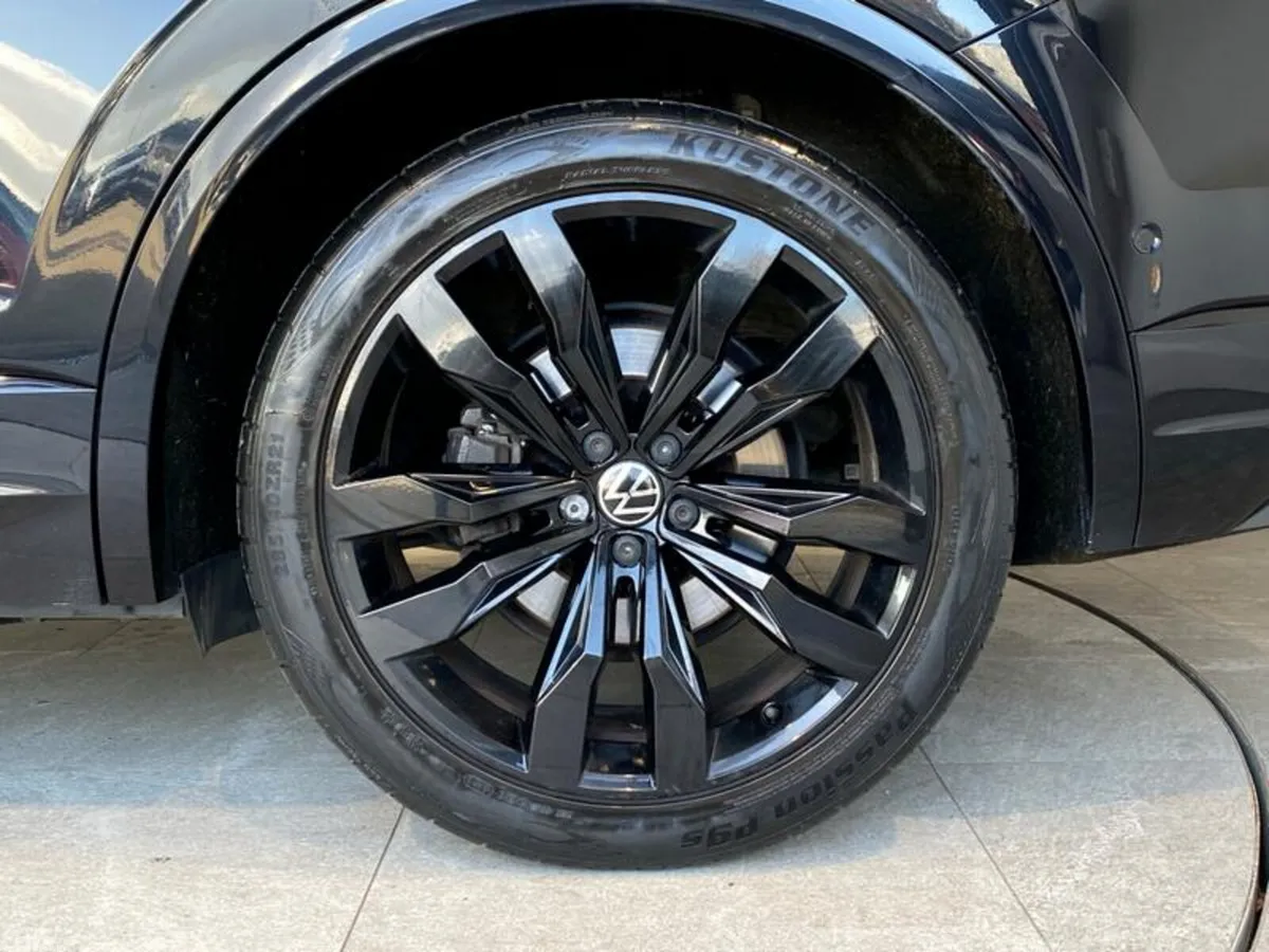 Volkswagen Touareg SUV, Diesel, 2022, Black