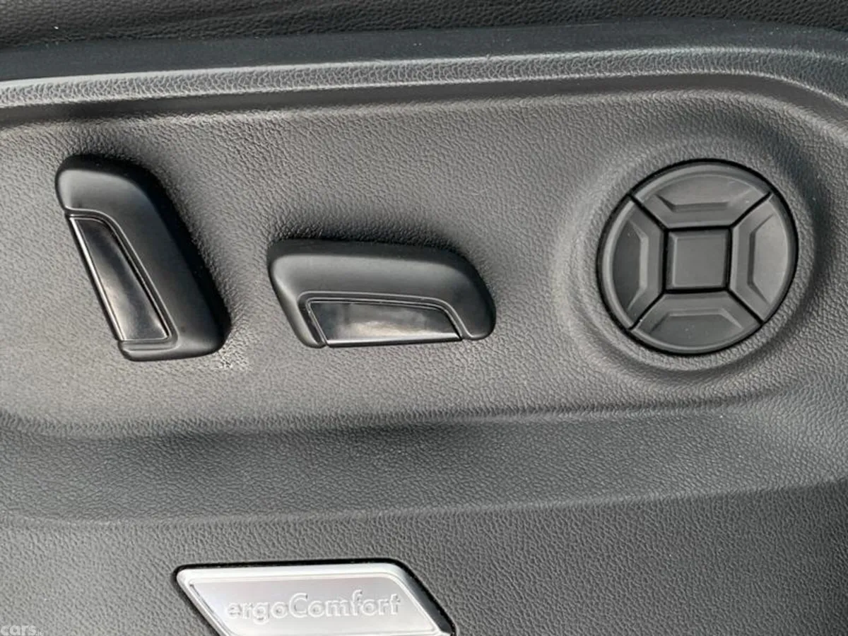 Volkswagen Touareg SUV, Diesel, 2022, Black