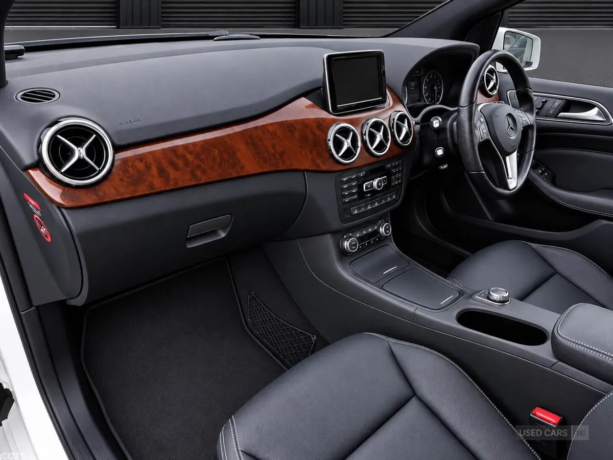 Mercedes-Benz B-Class , Petrol, 2014, White