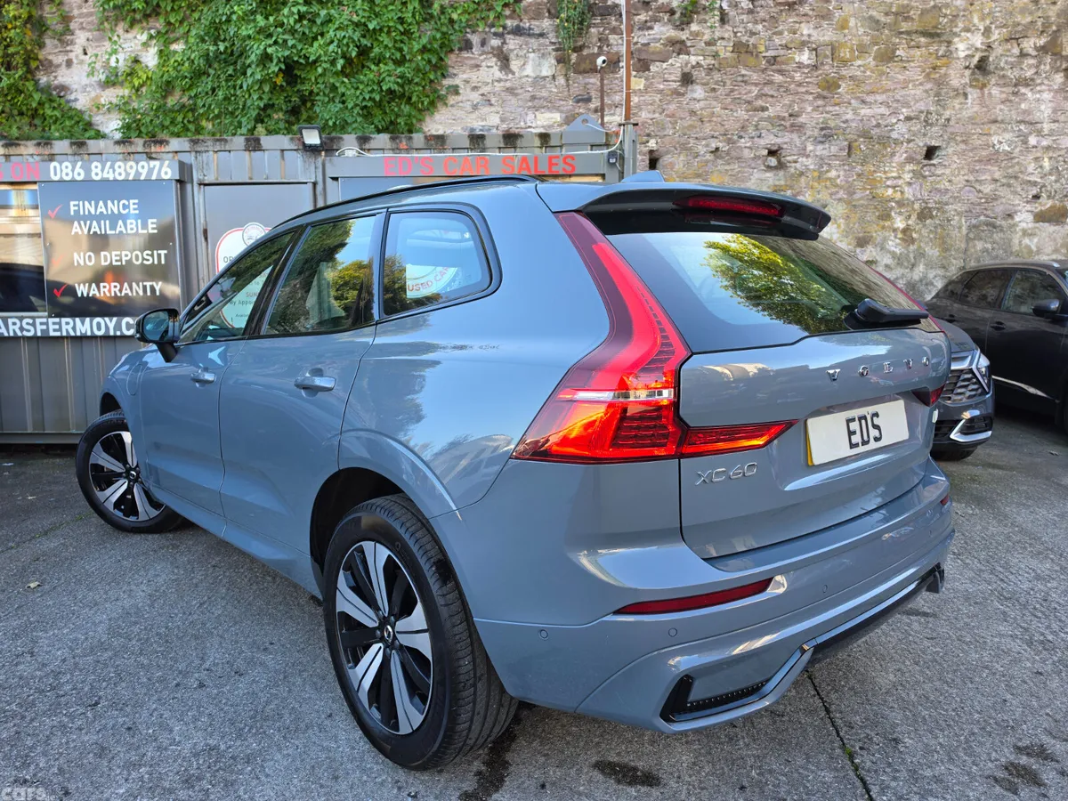 Volvo XC60 SUV, Petrol Hybrid, 2023, Grey