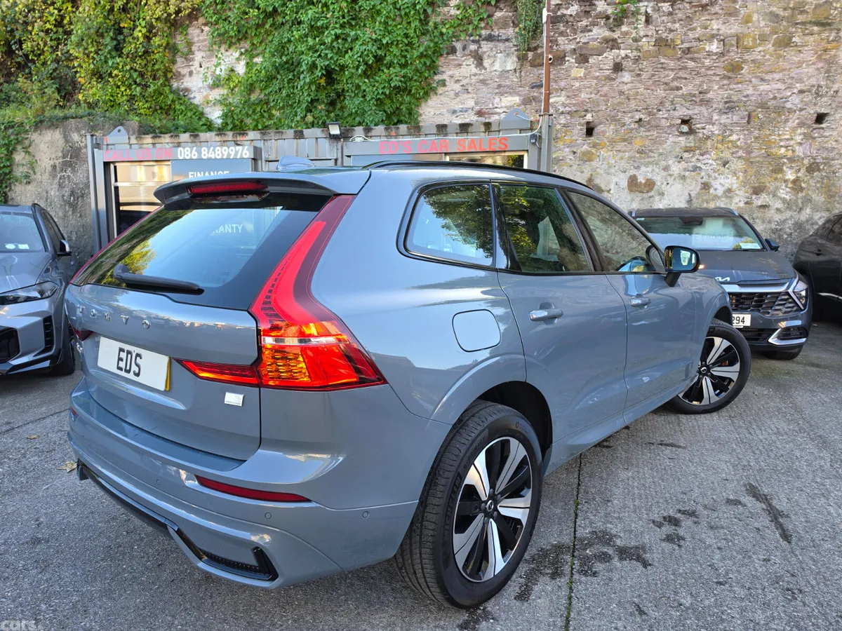 Volvo XC60 SUV, Petrol Hybrid, 2023, Grey