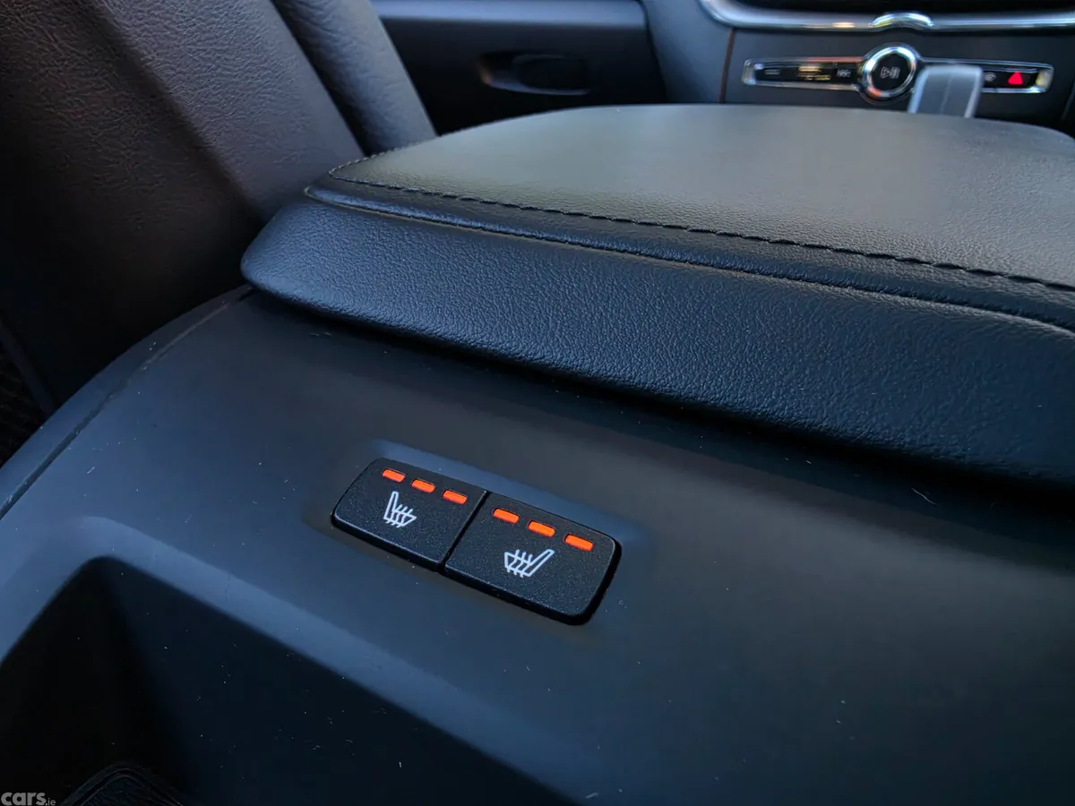 Volvo XC60 SUV, Petrol Hybrid, 2023, Grey
