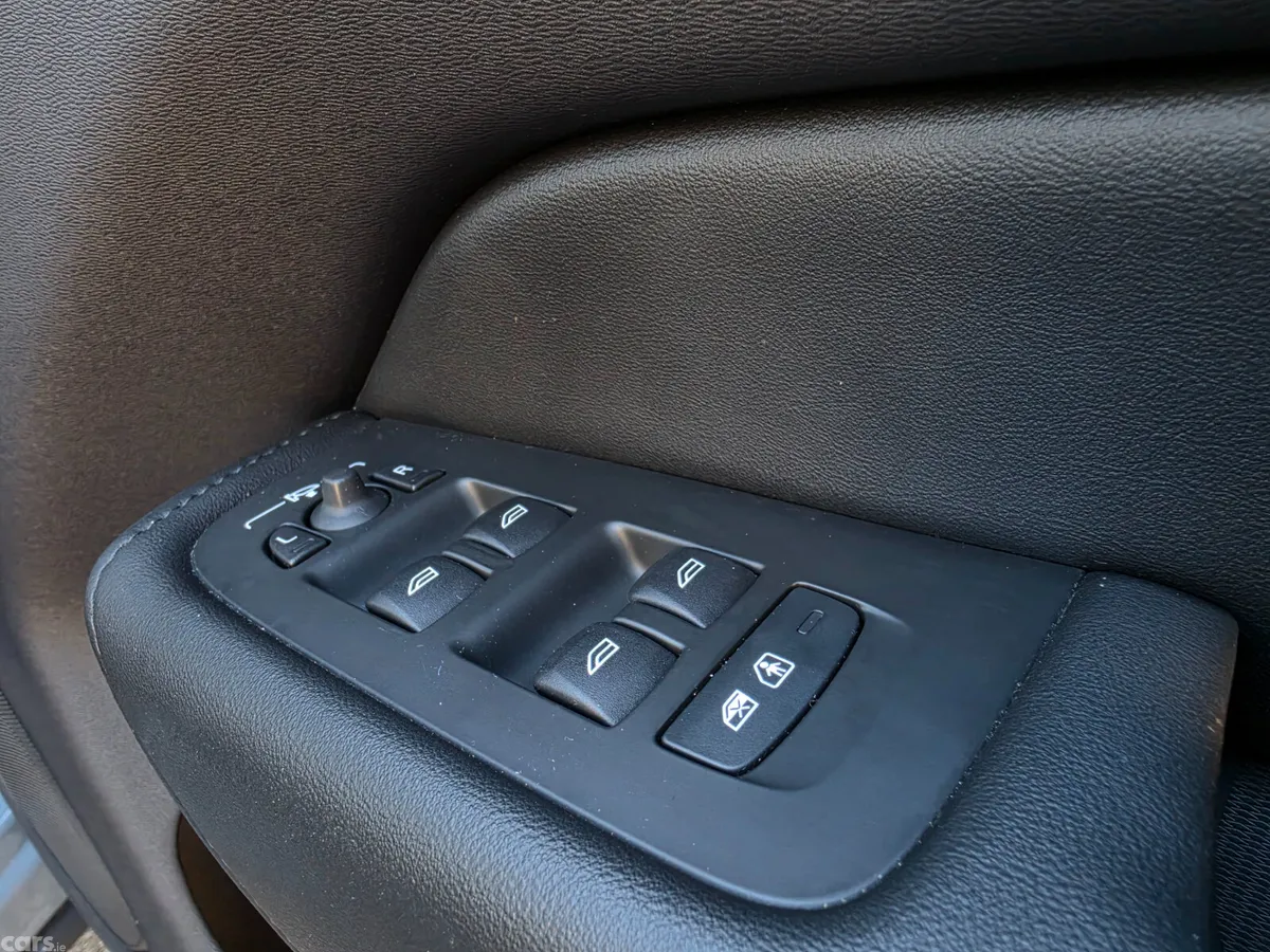 Volvo XC60 SUV, Petrol Hybrid, 2023, Grey
