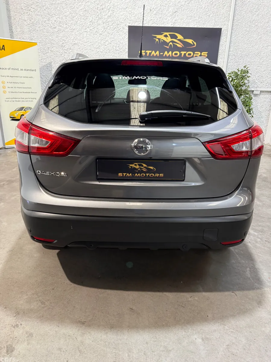 Nissan Qashqai Hatchback, Diesel, 2016, Grey