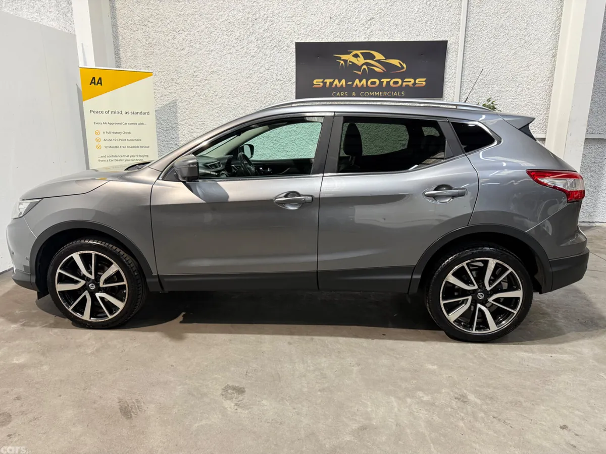 Nissan Qashqai Hatchback, Diesel, 2016, Grey