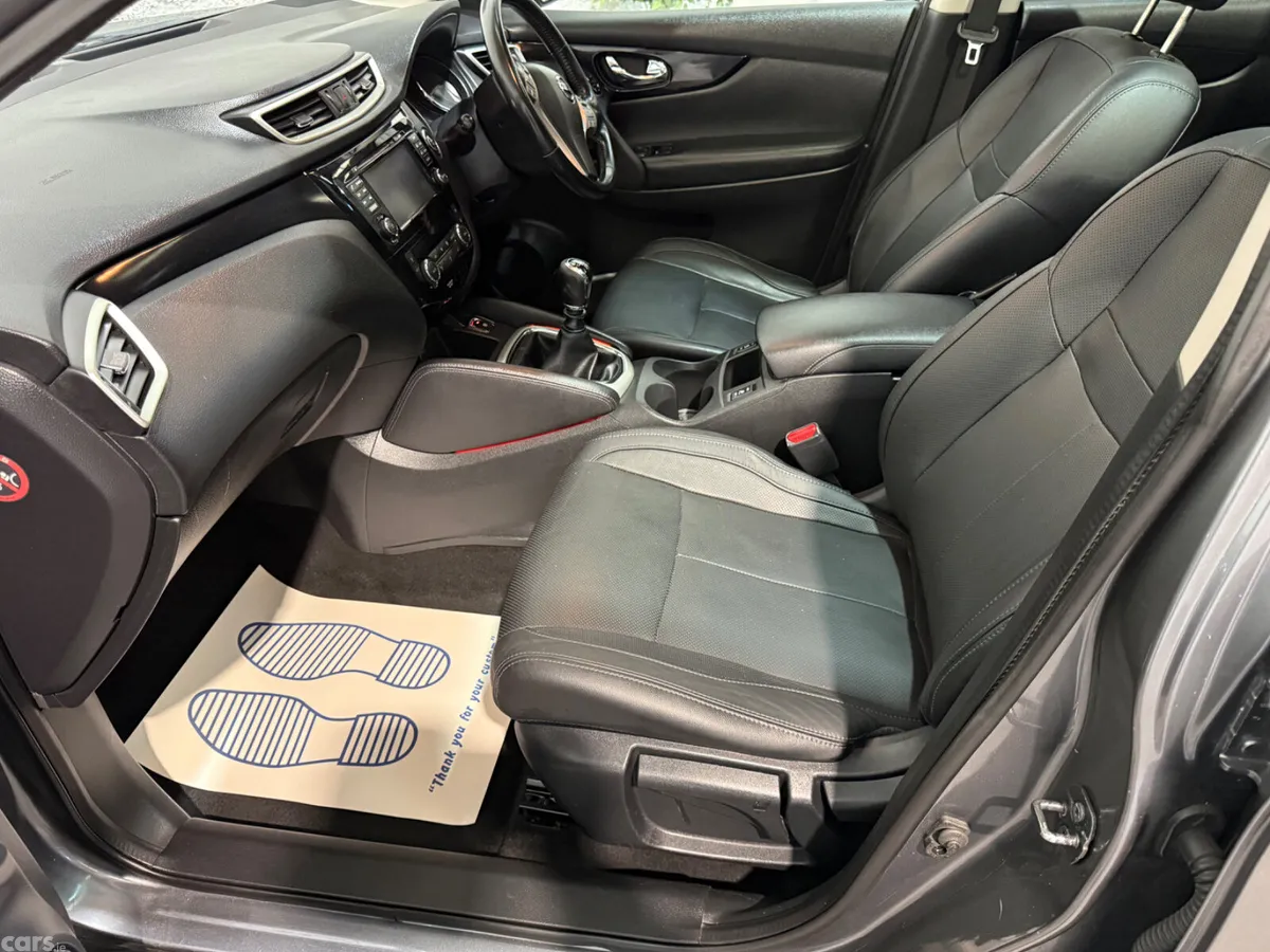 Nissan Qashqai Hatchback, Diesel, 2016, Grey