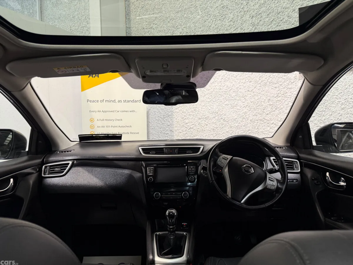 Nissan Qashqai Hatchback, Diesel, 2016, Grey