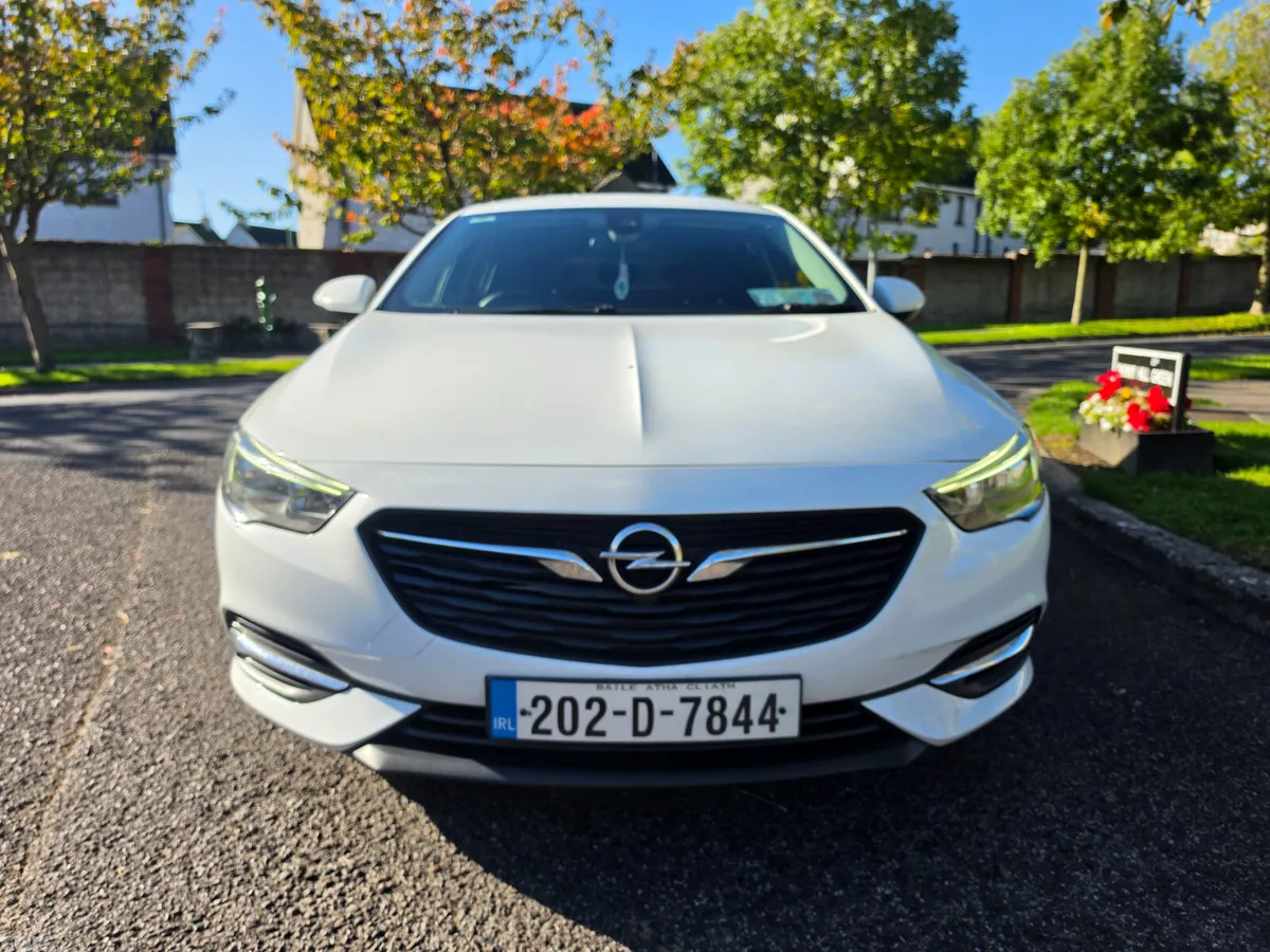 Opel Insignia Hatchback, Diesel, 2020, White