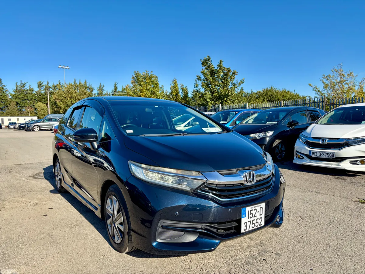 Honda Shuttle MPV, Petrol Hybrid, 2015, Blue