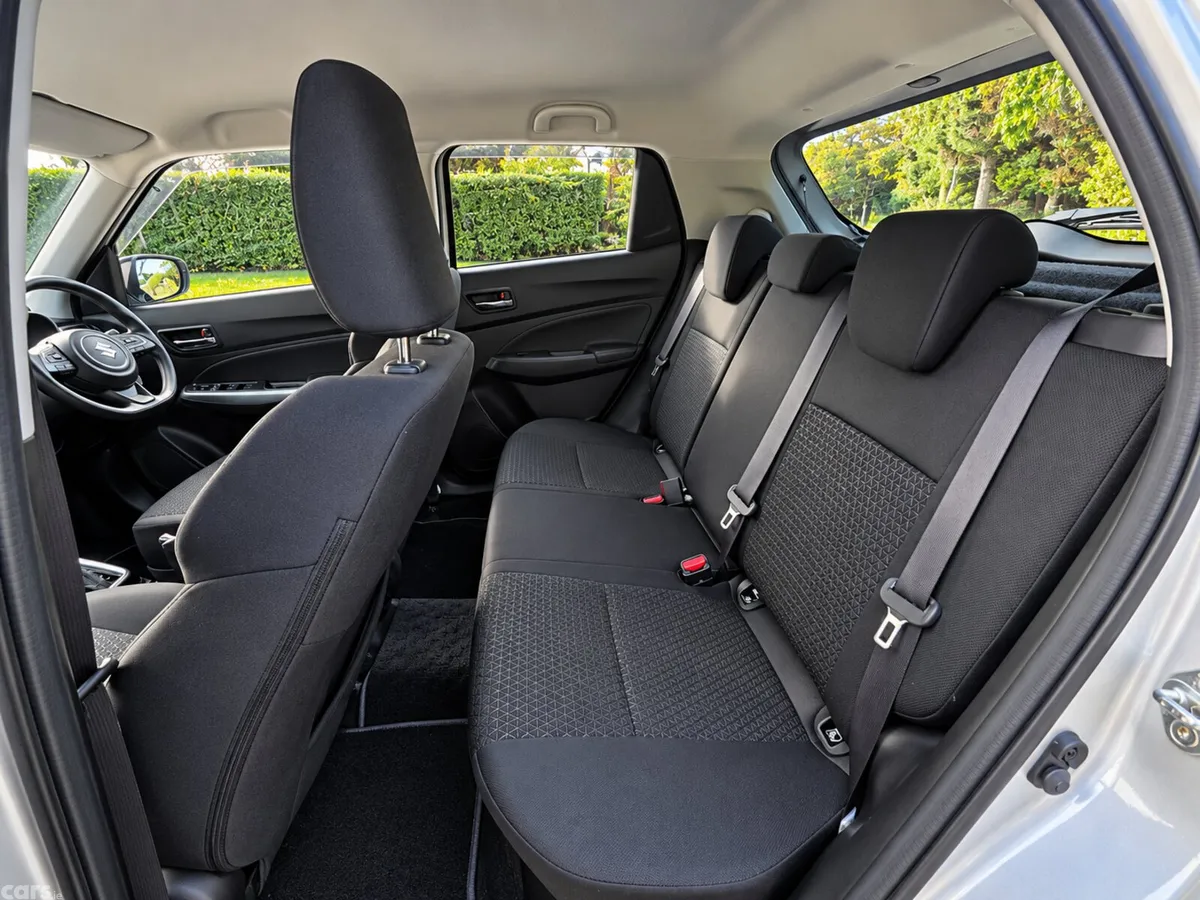 Suzuki Swift Hatchback, Petrol, 2021, Silver