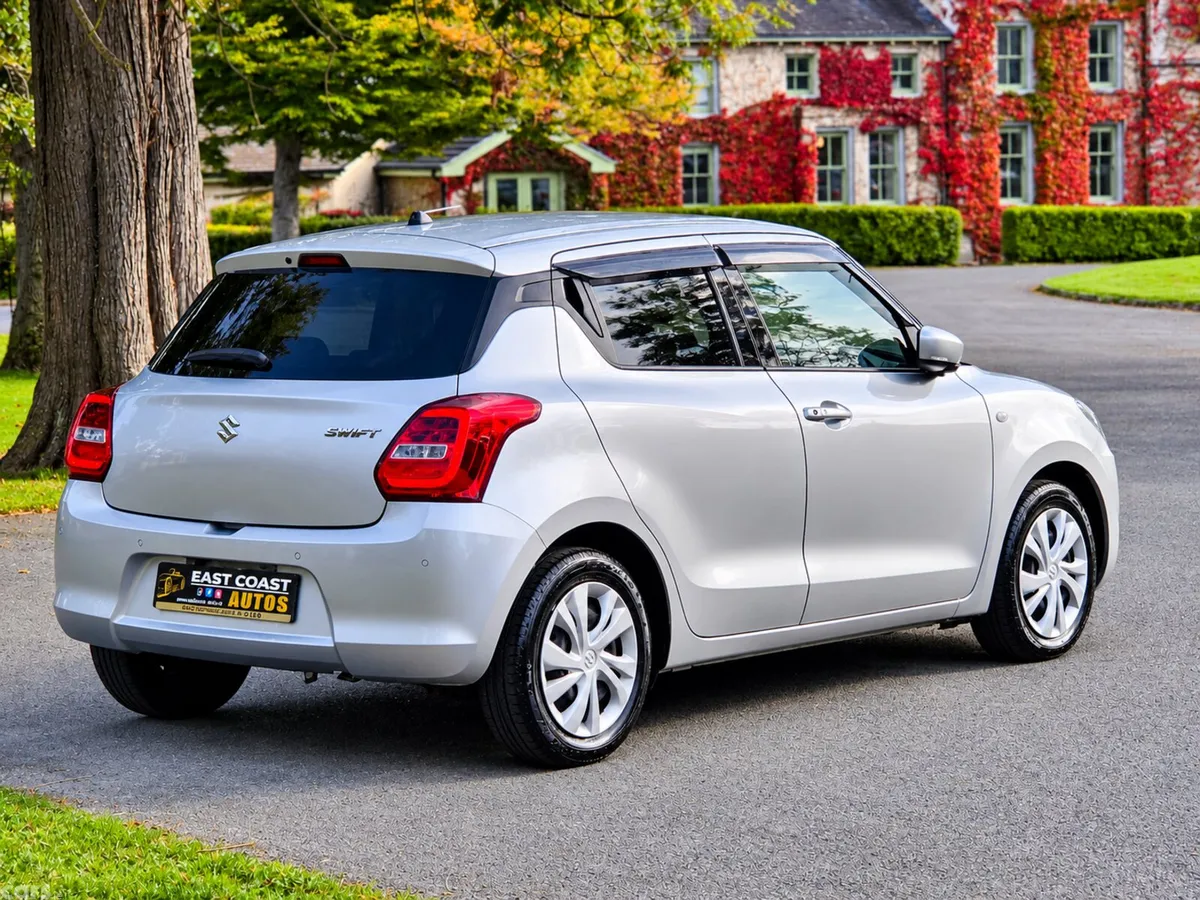 Suzuki Swift Hatchback, Petrol, 2021, Silver
