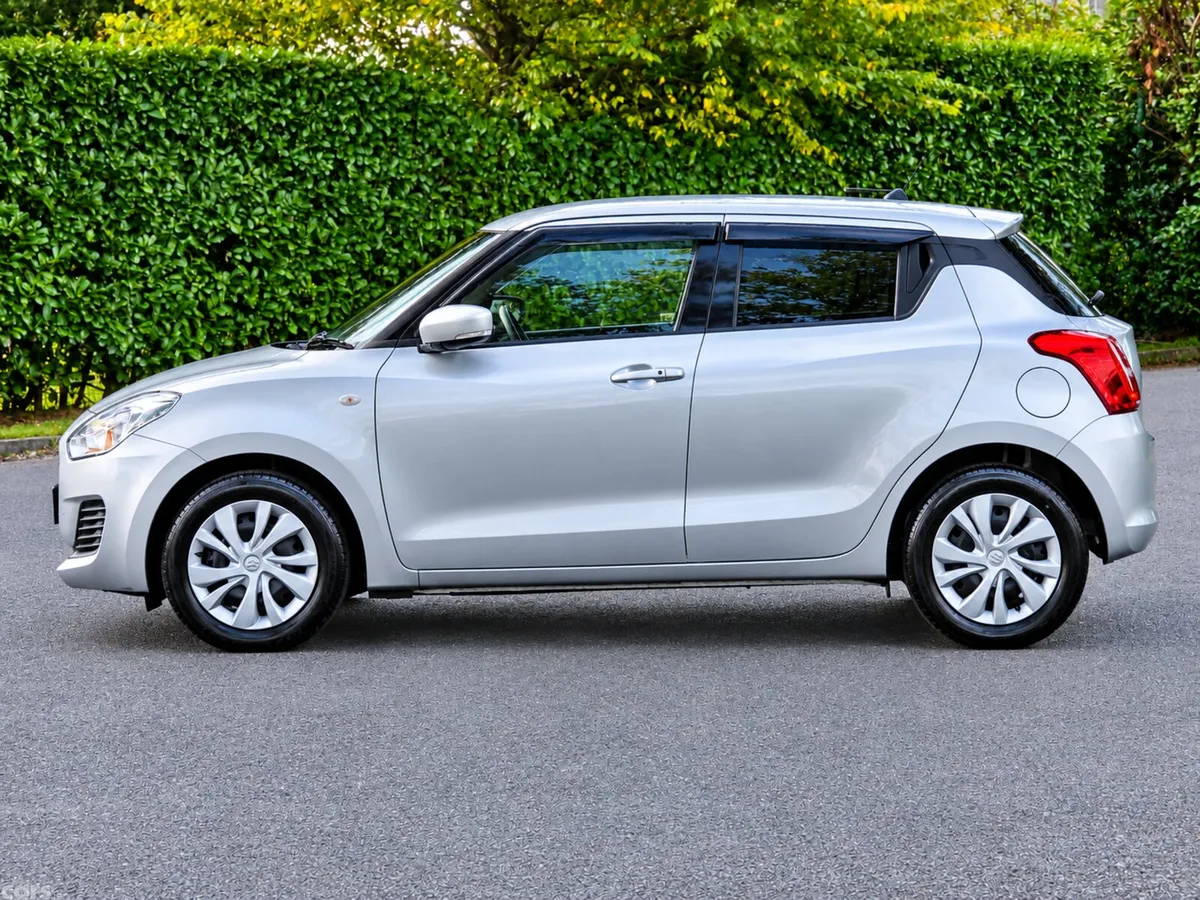 Suzuki Swift Hatchback, Petrol, 2021, Silver