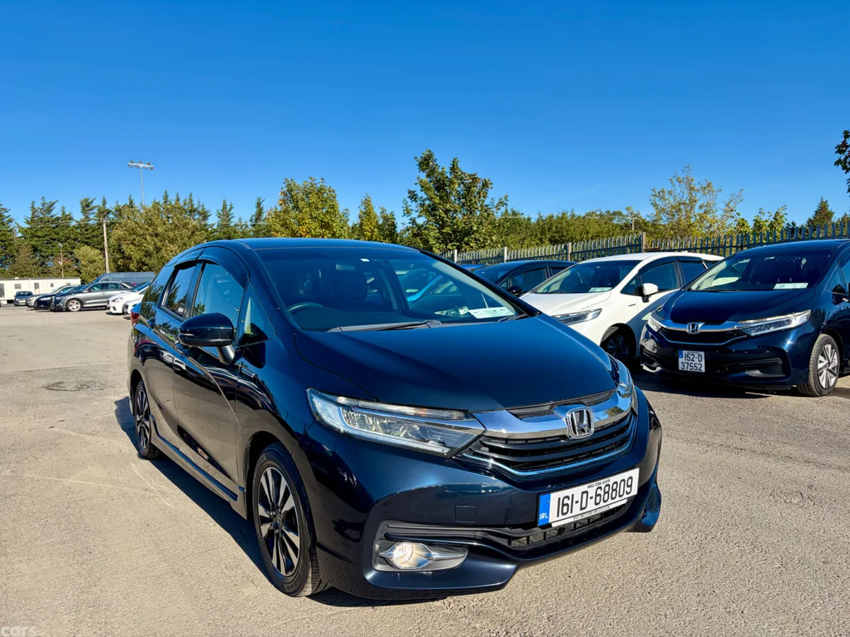 Honda Shuttle MPV, Petrol Hybrid, 2016, Blue