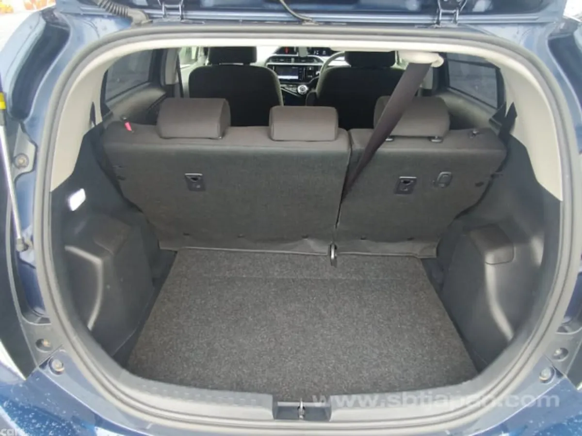 Toyota Aqua Hatchback, Petrol Hybrid, 2017, Blue