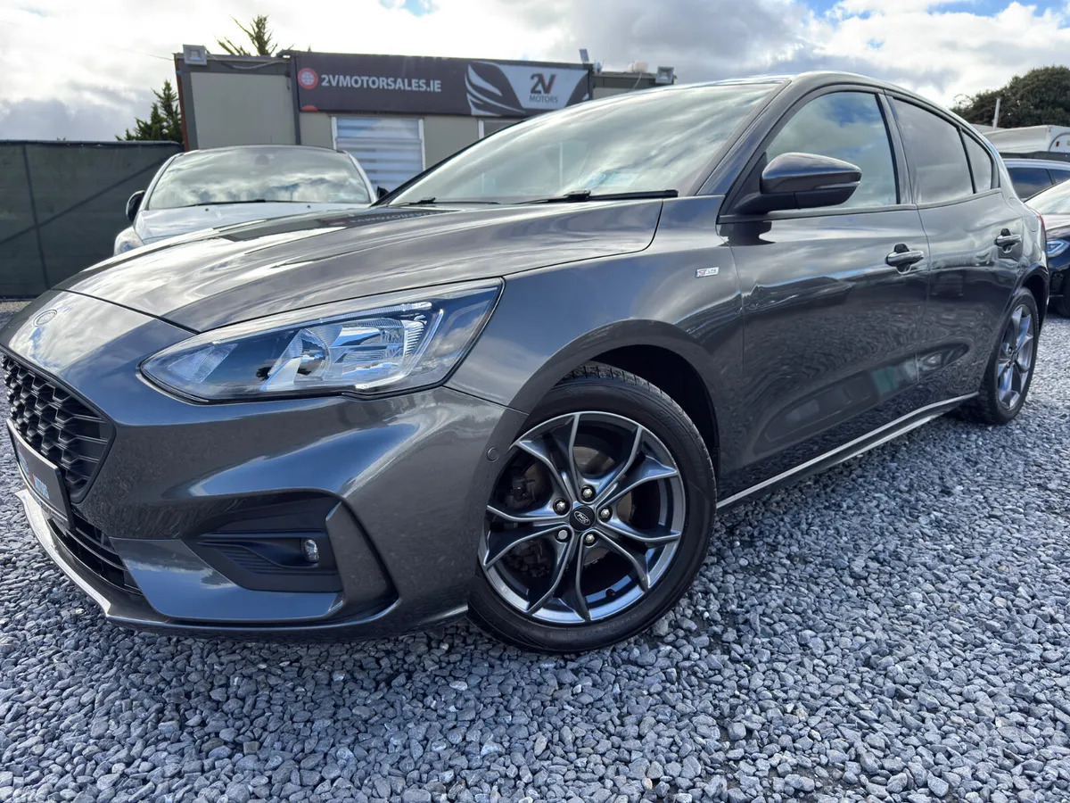 Ford Focus Hatchback, Diesel, 2021, Grey