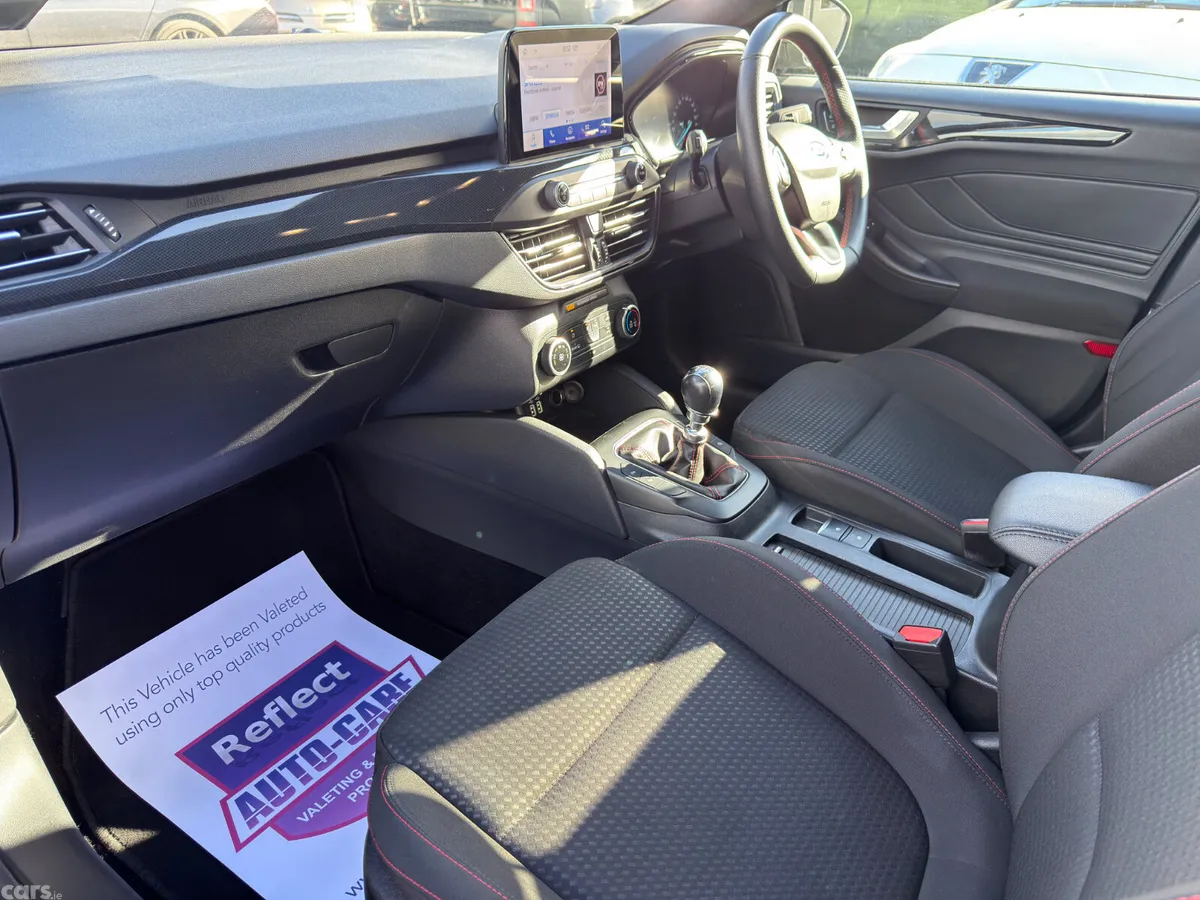 Ford Focus Hatchback, Diesel, 2021, Grey