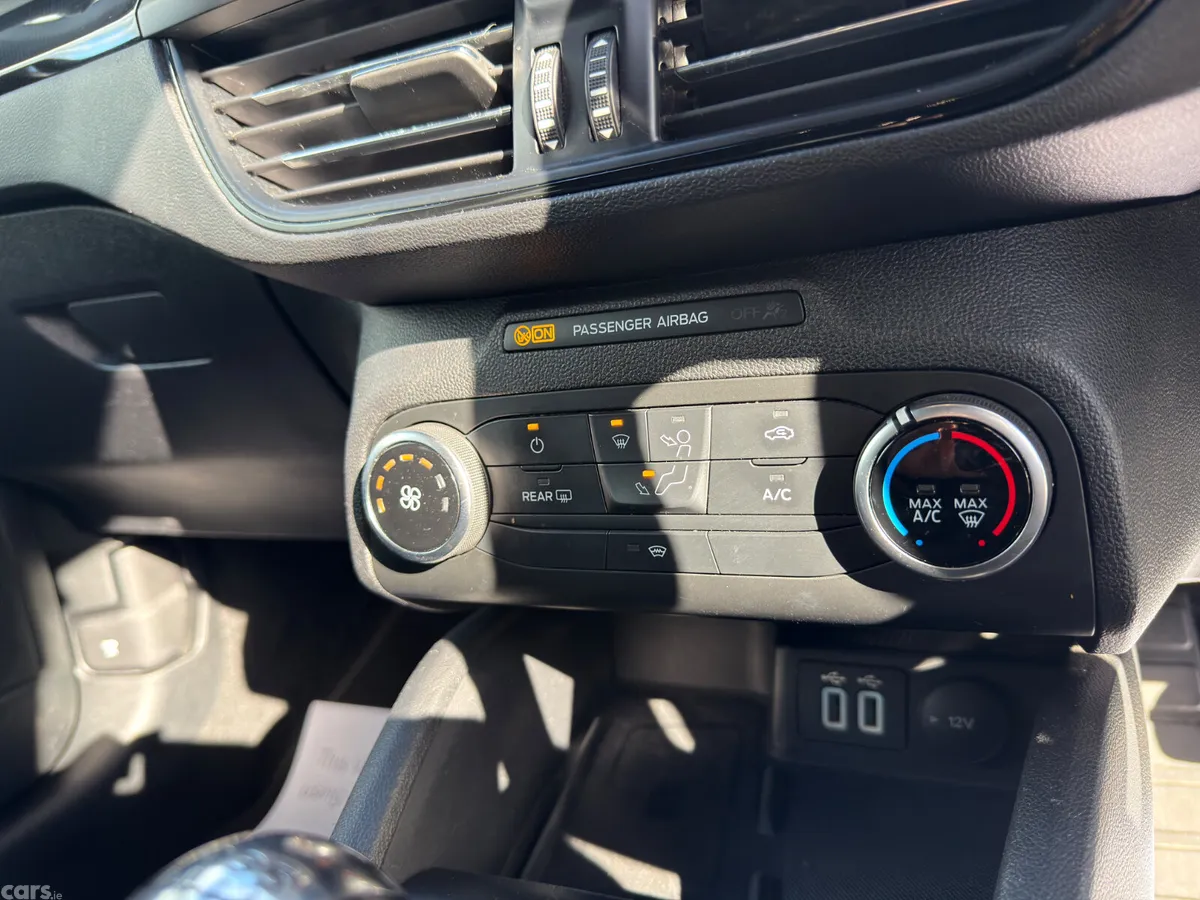 Ford Focus Hatchback, Diesel, 2021, Grey