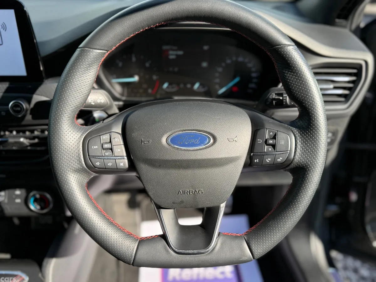 Ford Focus Hatchback, Diesel, 2021, Grey