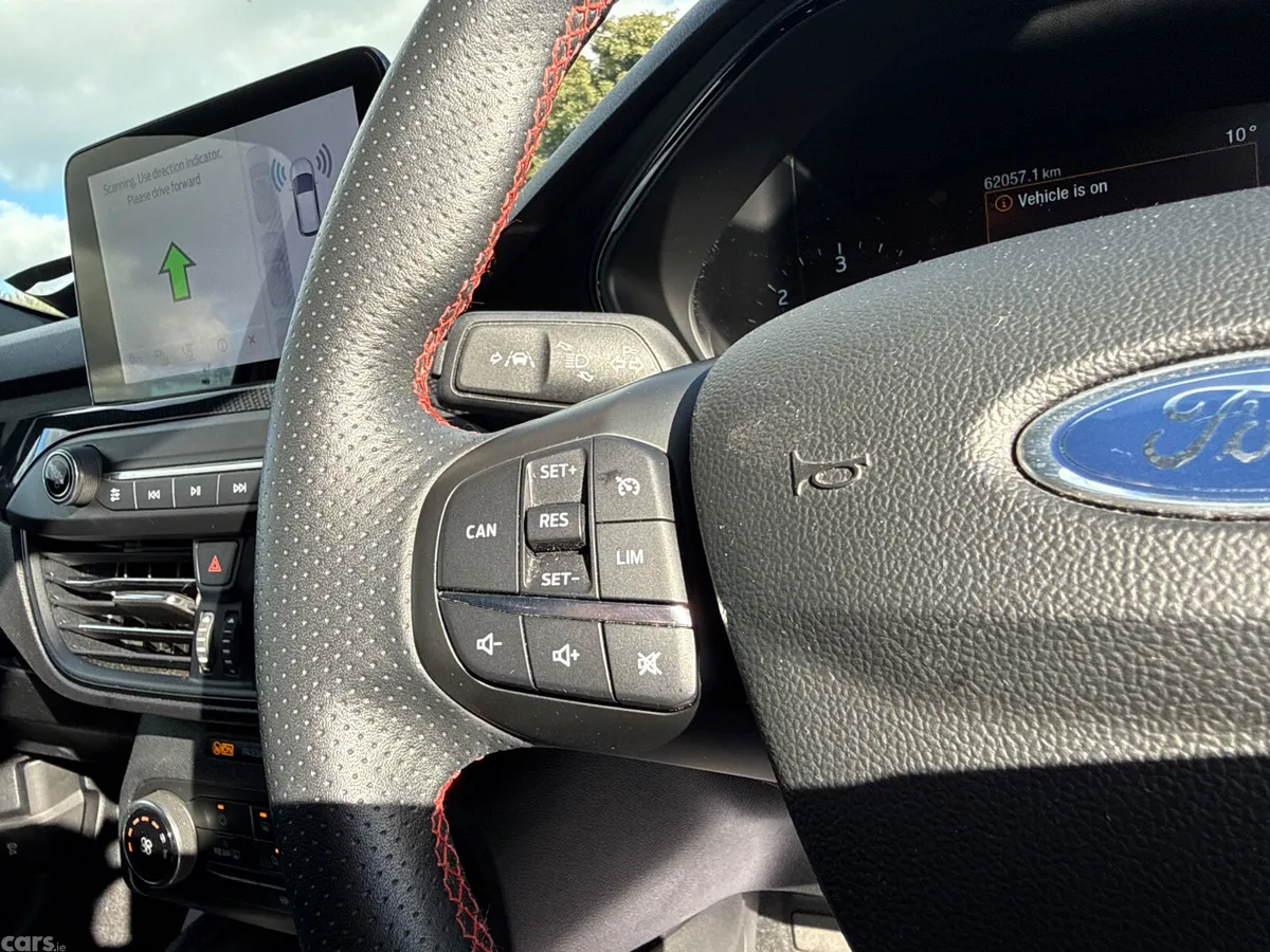 Ford Focus Hatchback, Diesel, 2021, Grey