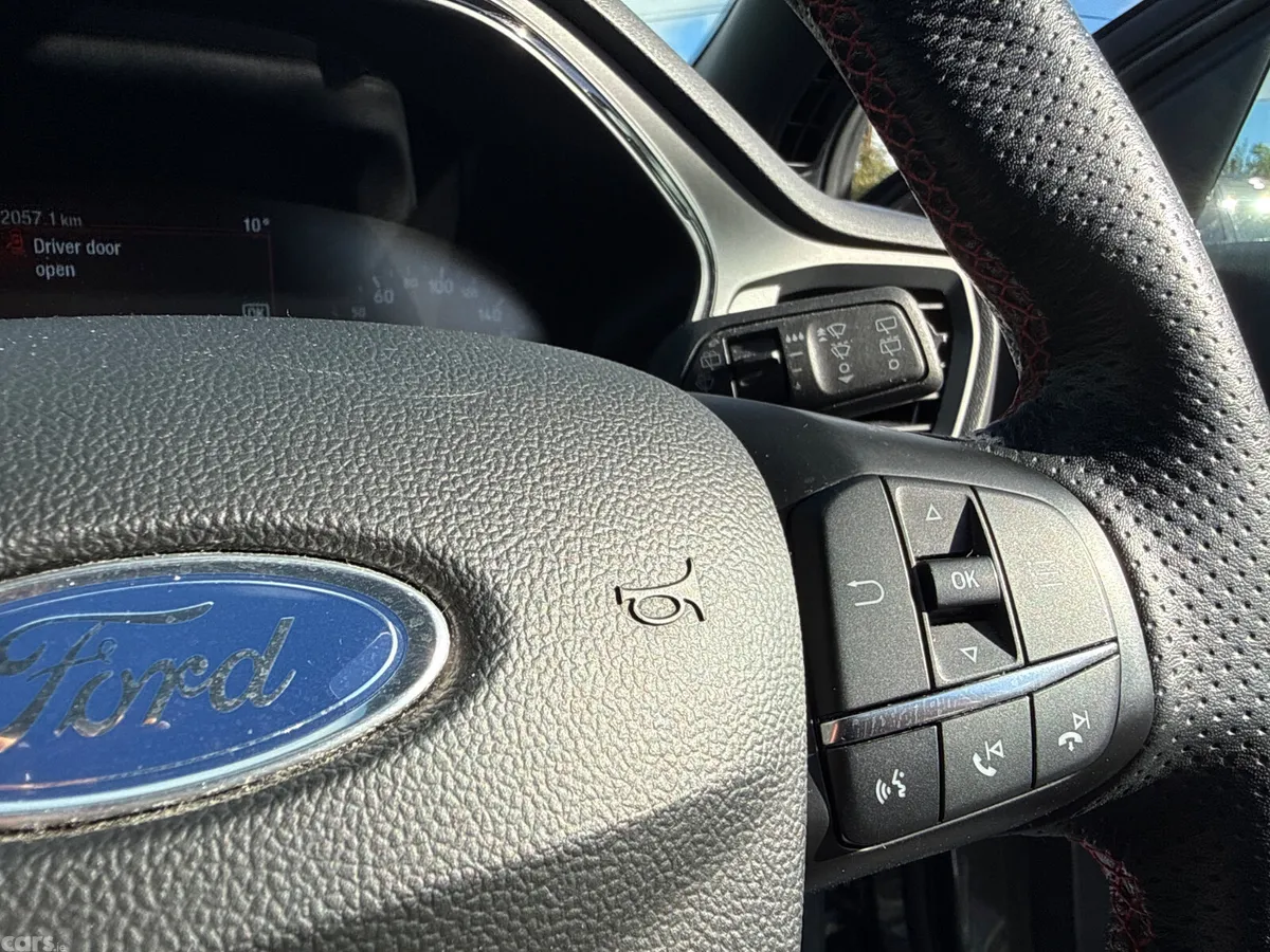Ford Focus Hatchback, Diesel, 2021, Grey