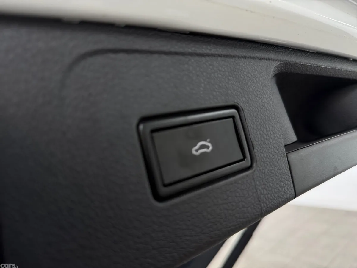 Volkswagen Passat Estate, Diesel, 2018, White