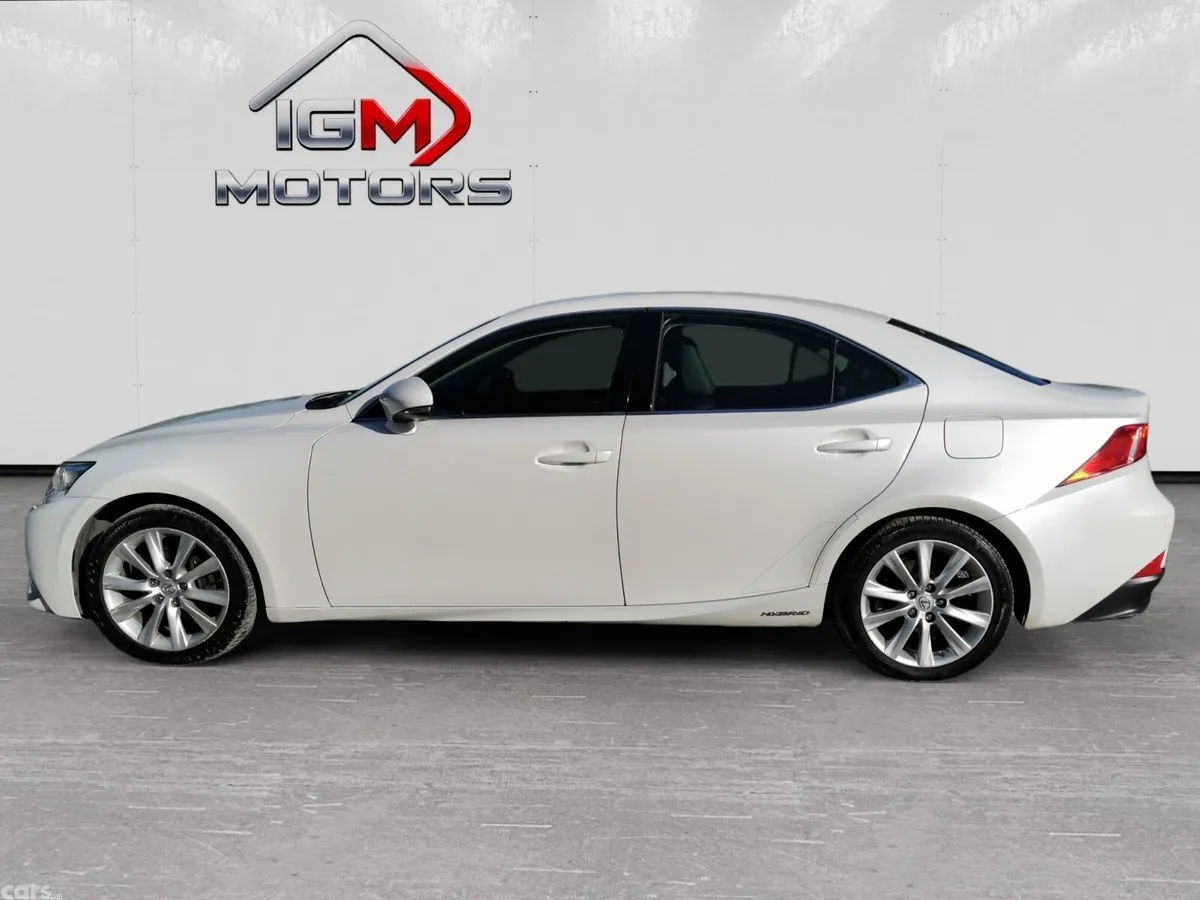 Lexus IS Saloon, Petrol Hybrid, 2015, White