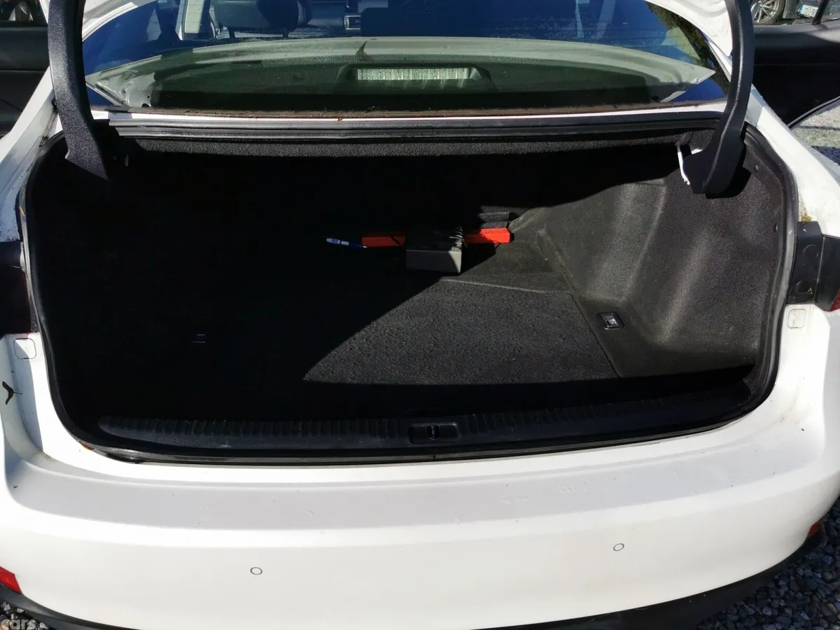 Lexus IS Saloon, Petrol Hybrid, 2015, White
