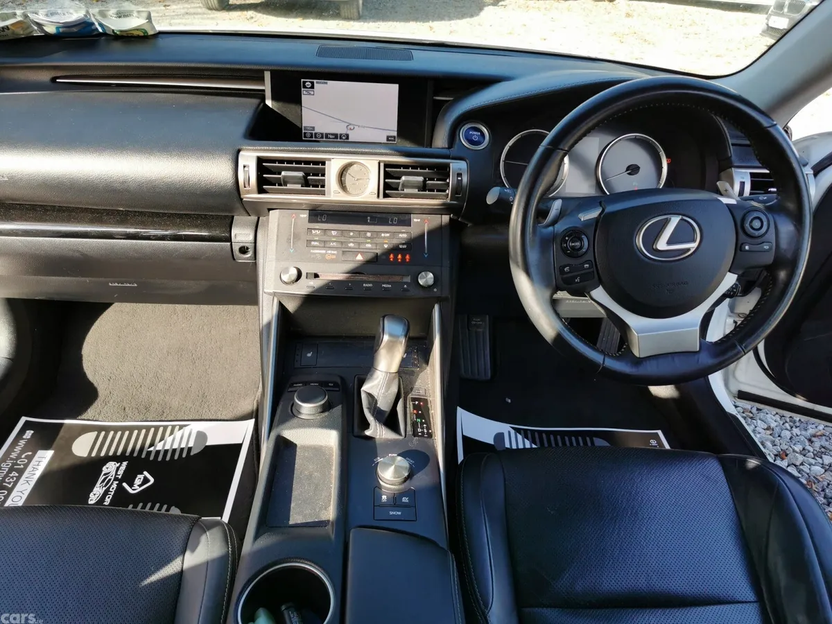 Lexus IS Saloon, Petrol Hybrid, 2015, White