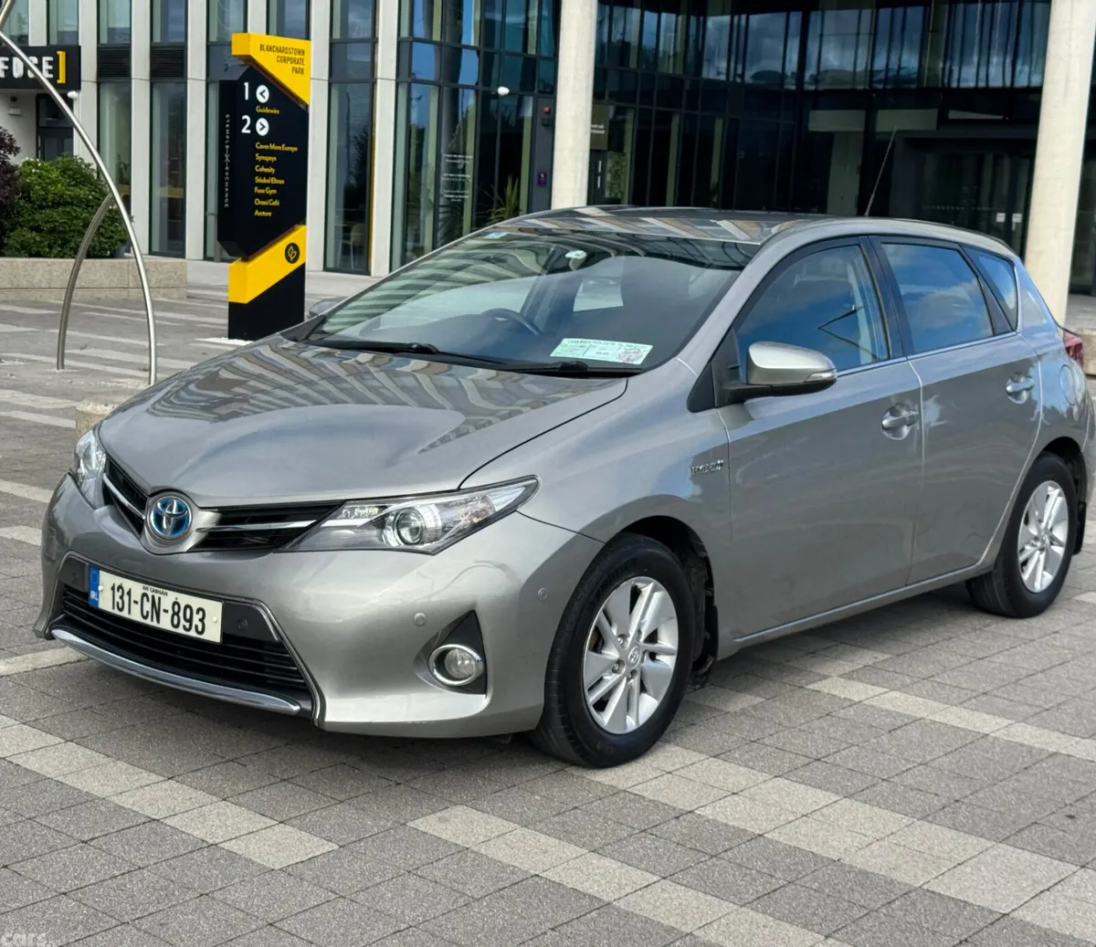 Toyota Auris Hatchback, Petrol Hybrid, 2013, Grey